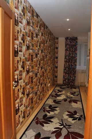 Хостелы ART Hostel Алматы Кровать в общем 8-местном номере для мужчин и женщин-1